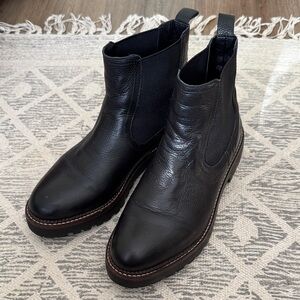 Black leather Chelsea boots